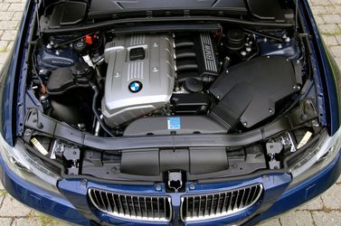 BMW 3 Series V (e90/e90/e91/e92/e93)، واجون 5 أبواب — حجرة المحرك