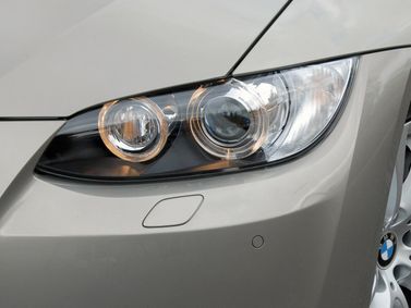 BMW 3 Series V (e90/e90/e91/e92/e93)، قابلة للتحويل — المصباح الأمامي