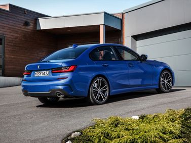 BMW 3 Series سابعاً (G2x)، سيدان — منظر خلفي أيمن