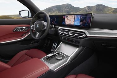 BMW 3 Series عملية فيس ليفت VII (G2x)، سيدان — منطقة السائق