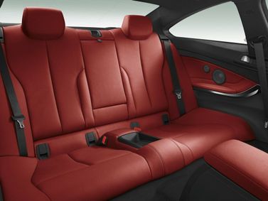 BMW 4 Series ف32/ف33/ف36، كوبيه — المقاعد الخلفية