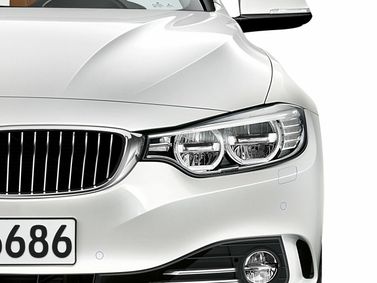 BMW 4 Series ف32/ف33/ف36، قابلة للتحويل — الجزء الأمامي من السيارة عن قرب
