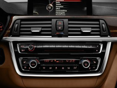 BMW 4 Series ف32/ف33/ف36، كوبيه — الكونسول الوسطي