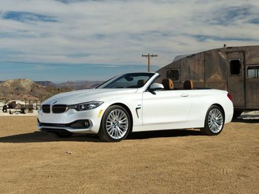 BMW 4 Series ف32/ف33/ف36، قابلة للتحويل — منظر أمامي أيمن
