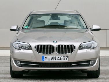 BMW 5 Series السادس (ف10/ف11/ف07)، واجون 5 أبواب — منظر أمامي