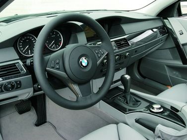 BMW 5 Series V (E60/E61)، واجون 5 أبواب — منطقة السائق