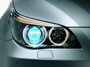 BMW 5 Series V (E60/E61)، سيدان — المصباح الأمامي