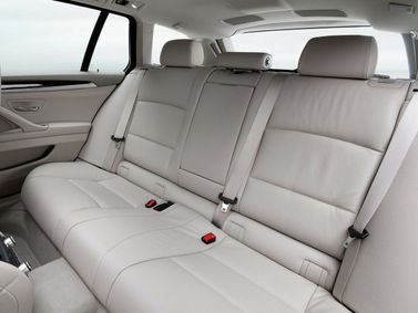 BMW 5 Series السادس (ف10/ف11/ف07)، واجون 5 أبواب — المقاعد الخلفية
