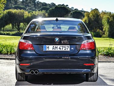 BMW 5 Series V (E60/E61)، سيدان — منظر خلفي