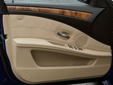 BMW 5 Series V (E60/E61) Рестайлинг, Универсал 5 дв. — деталь интерьера