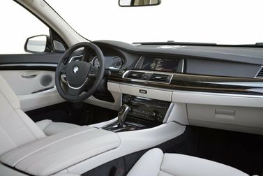 BMW 5 Series عملية فيس ليفت VI (F10/F11/F07)، ليفتباك Gran Turismo — منطقة السائق