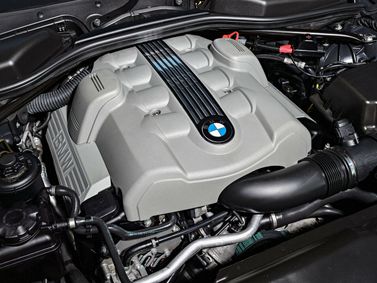 BMW 5 Series V (E60/E61)، سيدان — حجرة المحرك