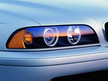 BMW 5 Series عملية فيس ليفت IV (E39)، واجون 5 أبواب — المصباح الأمامي