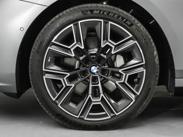 BMW 5 Series VIII (G60/ G61/ G68)، سيدان Long — جنط العجلة