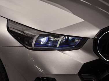 BMW 5 Series VIII (G60/ G61/ G68)، سيدان — المصباح الأمامي