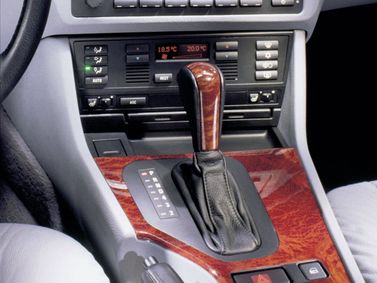 BMW 5 Series IV (E39)، واجون 5 أبواب — الكونسول الوسطي