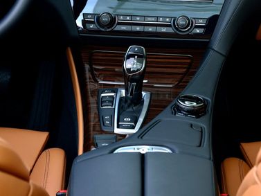 BMW 6 Series III (F06/F13/F12/ F06/F13/F12) عملية فيس ليفت، قابلة للتحويل — محدد ناقل الحركة