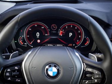 BMW 6 Series IV (G32)، ليفتباك Gran Turismo — لوحة العدادات