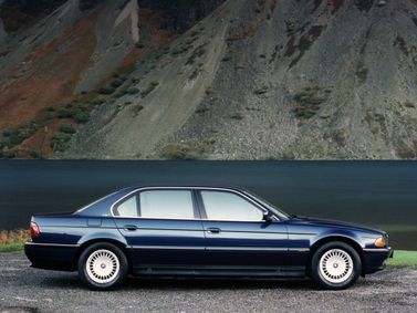 BMW 7 Series III (E38)، سيدان Long — منظر من الجانب الأيسر