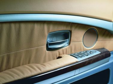 BMW 7 Series IV (E65/E66)، سيدان — تفصيل داخلي