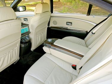 BMW 7 Series عملية فيس ليفت IV (E65/E66)، سيدان Long — المقاعد الخلفية