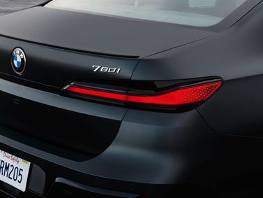 BMW 7 Series سابعاً (G70)، سيدان — المصباح الخلفي