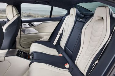 BMW 8 Series II (خ14/ج15/ج16)، سيدان Gran Coupe — المقاعد الخلفية