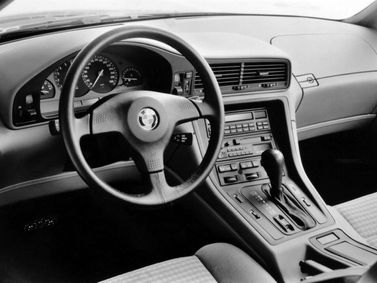 BMW 8 Series I (E31)، كوبيه - سقف صلب — منطقة السائق