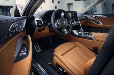 BMW 8 Series عملية فيس ليفت II (G14/G15/G16)، سيدان Gran Coupe — منطقة السائق