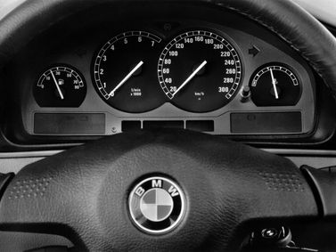 BMW 8 Series I (E31)، كوبيه - سقف صلب — لوحة العدادات