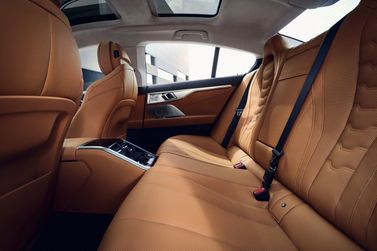 BMW 8 Series عملية فيس ليفت II (G14/G15/G16)، سيدان Gran Coupe — المقاعد الخلفية