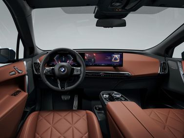 BMW iX I (I20) فيس ليفت، دفع رباعي 5 أبواب — منطقة السائق