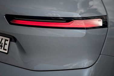 BMW iX I (I20)، دفع رباعي 5 أبواب — المصباح الخلفي