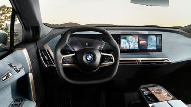 BMW iX I (I20)، دفع رباعي 5 أبواب — منطقة السائق