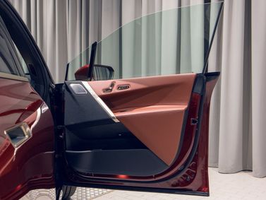 BMW iX I (I20)، دفع رباعي 5 أبواب — تفصيل داخلي
