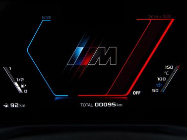 BMW M2 G87، كوبيه — لوحة العدادات
