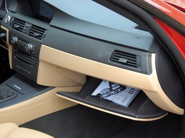 BMW M3 IV (E90)، كوبيه — تفصيل داخلي