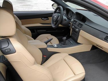 BMW M3 IV (E90)، كوبيه — منطقة السائق
