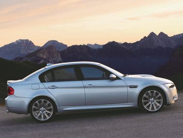 BMW M3 IV (E90)، سيدان — منظر من الجانب الأيسر