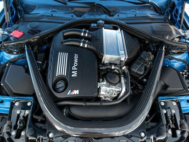 BMW M3 V (F80)، سيدان — حجرة المحرك