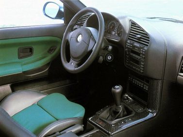 BMW M3 II (E36)، كوبيه — منطقة السائق