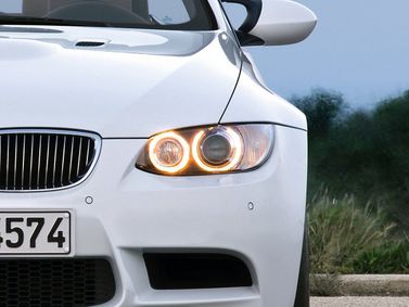 BMW M3 IV (E90)، قابلة للتحويل — منظر أمامي أيمن