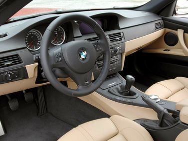 BMW M3 IV (E90)، كوبيه — منطقة السائق