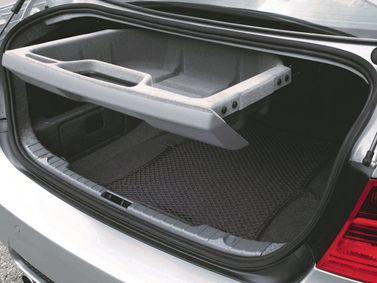 BMW M3 IV (E90)، سيدان — حجرة الأمتعة