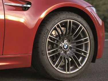 BMW M3 IV (E90)، كوبيه — جنط العجلة
