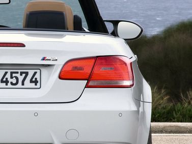 BMW M3 IV (E90)، قابلة للتحويل — الجزء الخلفي من السيارة عن قرب