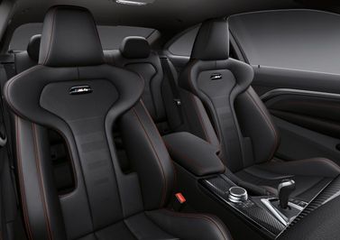 BMW M4 عملية فيس ليفت F82/F83، كوبيه — المقاعد الأمامية