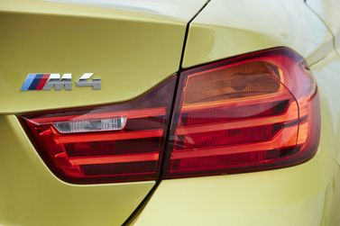 BMW M4 F82/F83، كوبيه — الجزء الخلفي من السيارة عن قرب