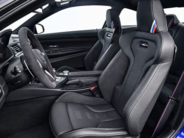 BMW M4 عملية فيس ليفت F82/F83، كوبيه — المقاعد الأمامية