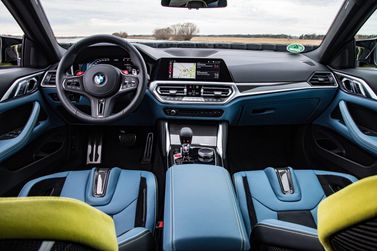 BMW M4 G82/G83، كوبيه — لوحة القيادة